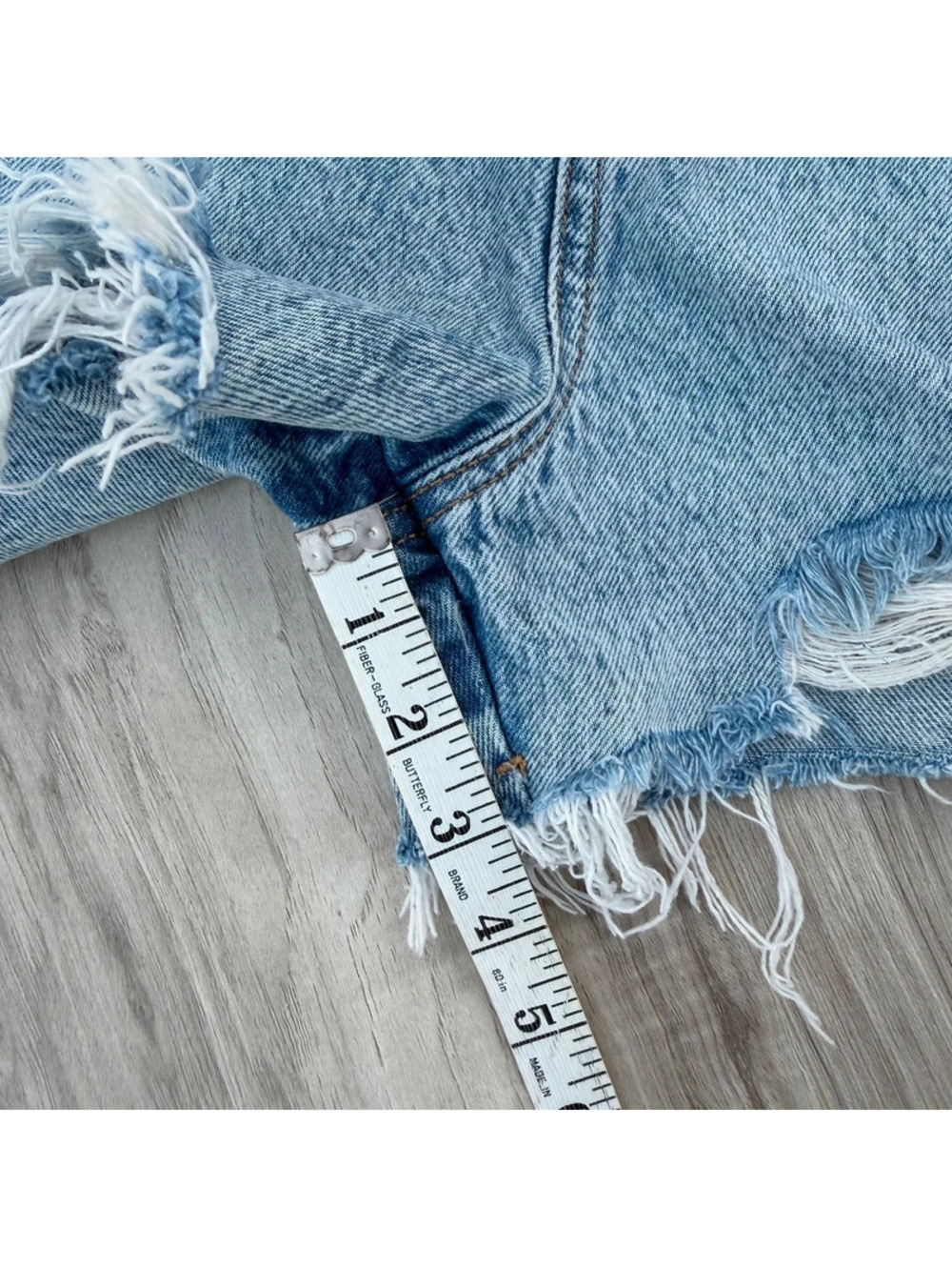 Zara high-rise distressed denim shorts - Picture 4 of 6